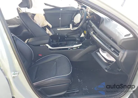 2025 Kia K4 Gt-Line из США, поврежденный, VIN 3KPFW4DEXSE064949